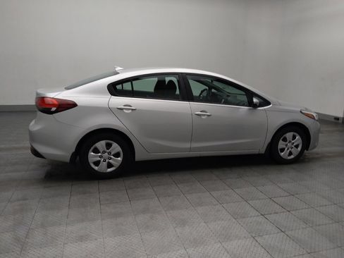Used 2018 Kia Forte LX image 10