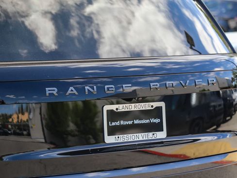 New 2026 Land Rover Range Rover Long Wheelbase SE AWD/4WD image 8