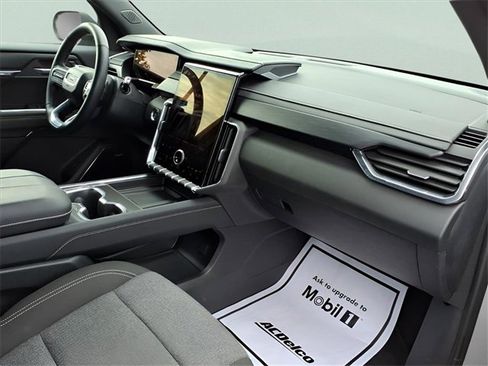 Used 2025 GMC Acadia Elevation image 21