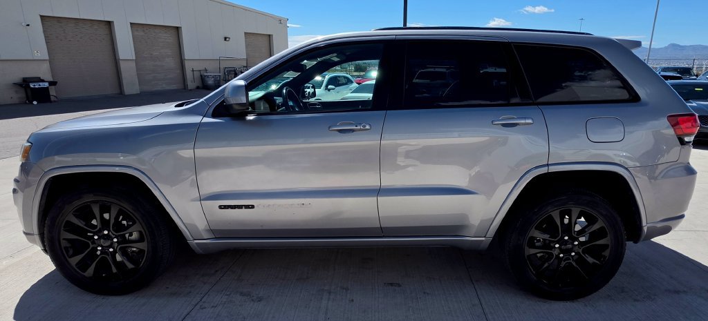 Used 2019 Jeep Grand Cherokee Altitude RWD image 6