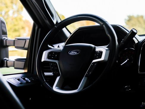 Used 2022 Ford F250 Lariat w/ Black Appearance Package image 48