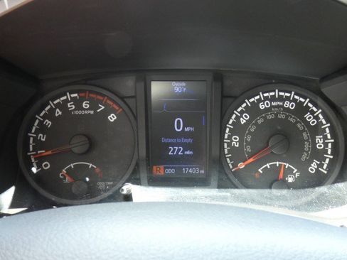 Used 2019 Toyota Tacoma SR AWD/4WD image 12