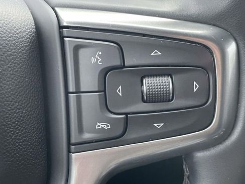 Used 2023 Chevrolet Suburban LT image 18