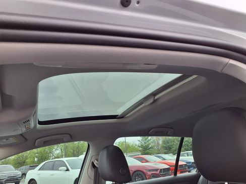 Used 2021 Volkswagen Golf 4-Door FWD image 21