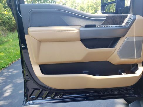 Used 2024 Ford F250 Lariat w/ Black Appearance Package AWD/4WD image 12
