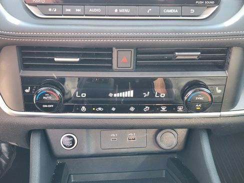 Certified 2023 Nissan Rogue SV w/ SV Premium B Package AWD/4WD image 21