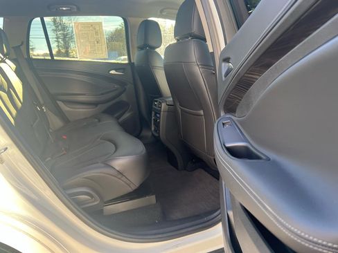 Used 2020 Buick Envision Essence image 12