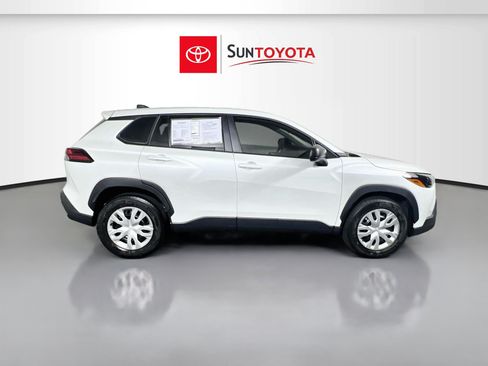 Used 2026 Toyota Corolla Cross L FWD image 2