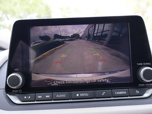 Used 2023 Nissan Rogue SV FWD image 41
