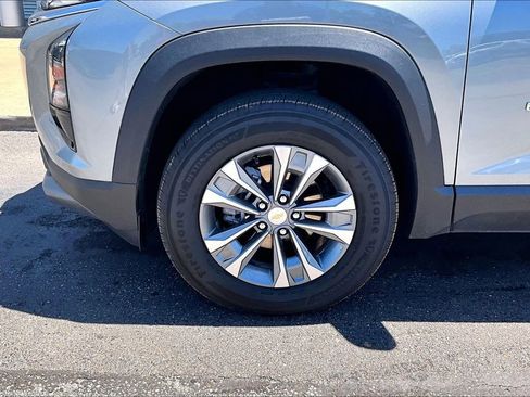 Used 2025 Chevrolet Equinox LT FWD image 4