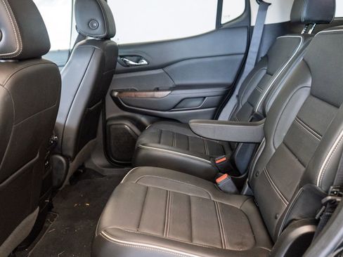 Used 2020 GMC Acadia Denali image 13