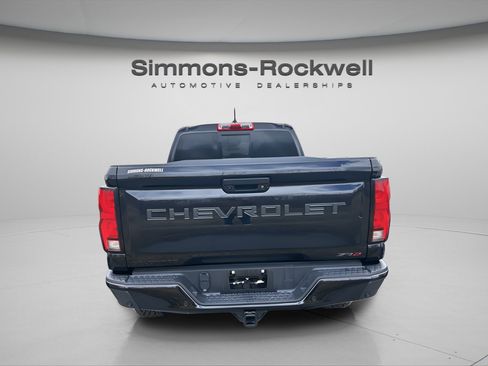 Used 2024 Chevrolet Colorado ZR2 w/ ZR2 Convenience Package III image 5
