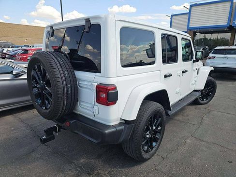 Used 2022 Jeep Wrangler Unlimited Sahara w/ Cold Weather Group AWD/4WD image 2