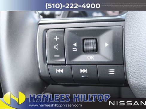 Used 2025 Nissan Rogue SV AWD/4WD image 29