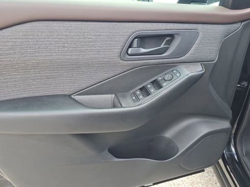 Certified 2023 Nissan Rogue S image 16