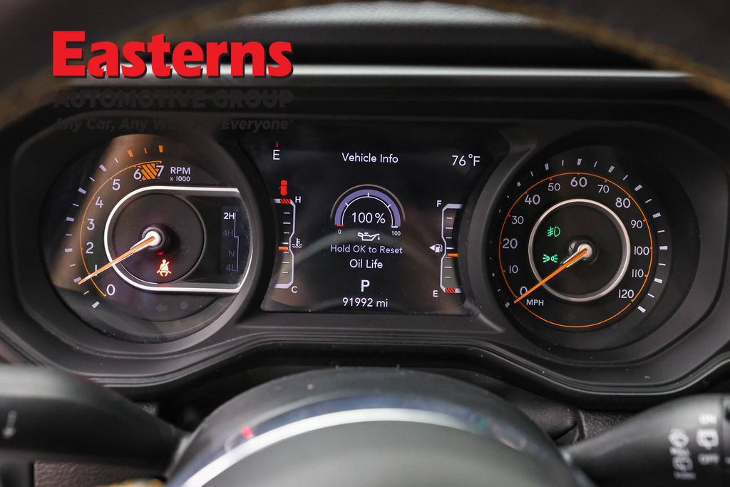 Used 2024 Jeep Wrangler Unlimited Sahara w/ Dual Top Group AWD/4WD image 19
