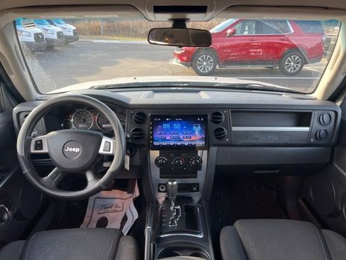 Used 2010 Jeep Commander Sport image 17