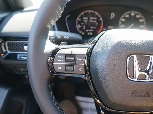 Used 2025 Honda Civic Sport image 11