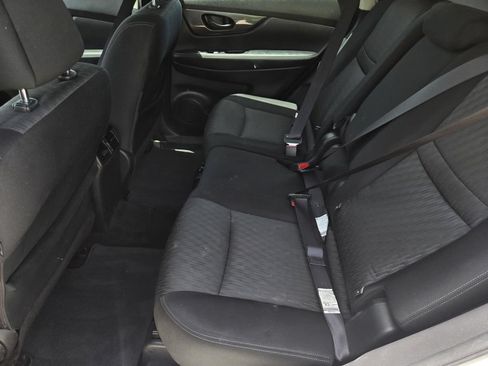 Used 2020 Nissan Rogue S FWD image 11