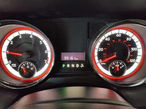 Used 2019 Dodge Grand Caravan SXT FWD image 23