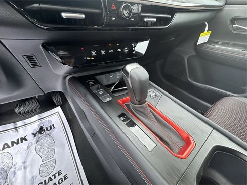 New 2025 Nissan Kicks SR image 20