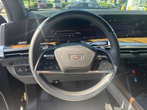 Certified 2025 Cadillac Escalade Sport Platinum AWD/4WD image 16