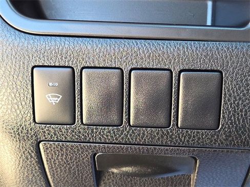 Used 2016 Toyota Highlander LE image 23