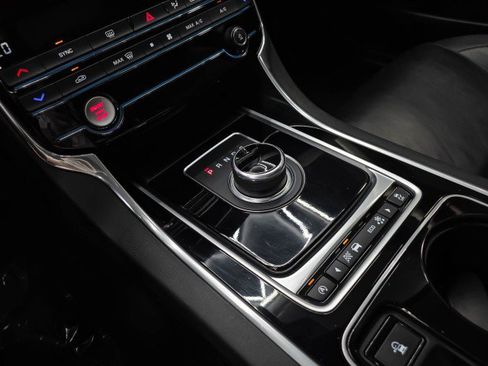 Used 2017 Jaguar XE Prestige RWD image 29