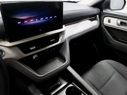 Certified 2025 Ford Explorer Active image 30