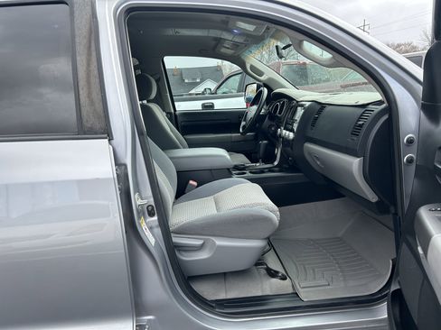 Used 2010 Toyota Tundra 4x4 CrewMax image 14