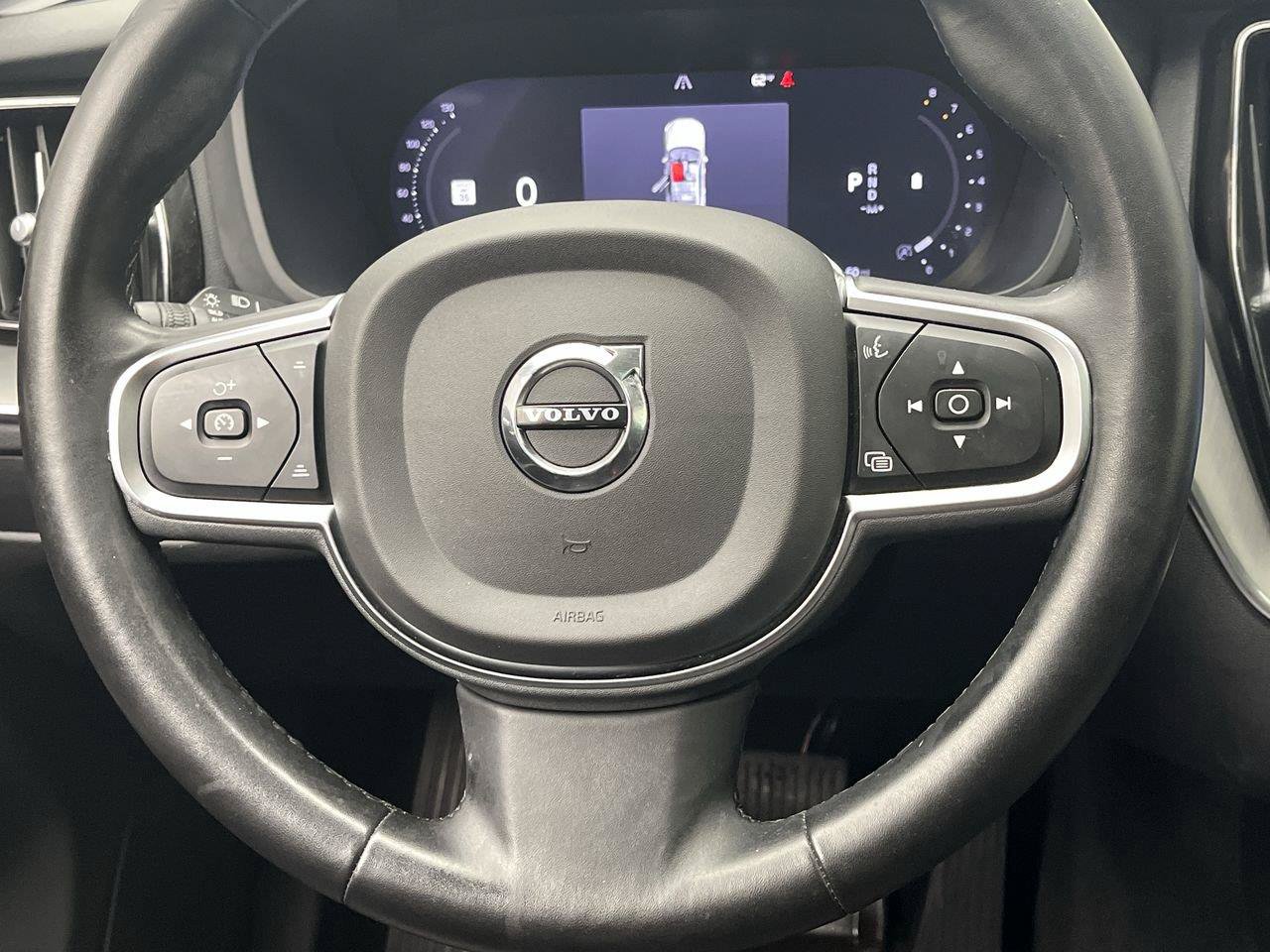 Used 2023 Volvo XC60 B5 Core AWD/4WD image 15