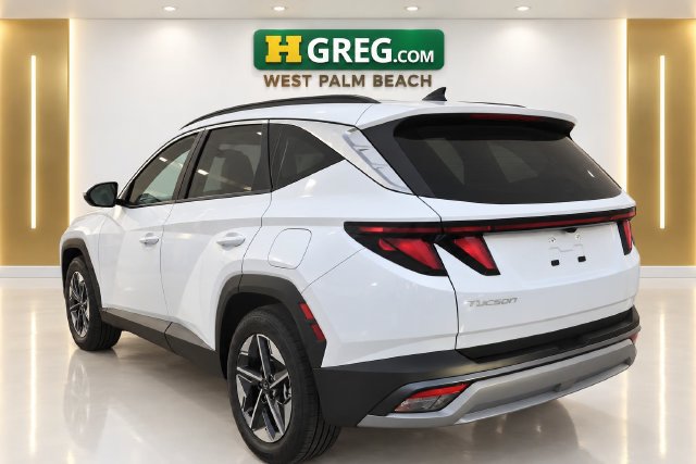 Used 2026 Hyundai Tucson SEL FWD image 2