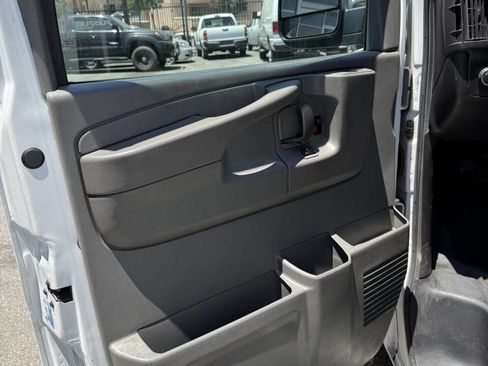 Used 2013 Chevrolet Express 3500 image 7