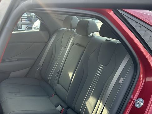 Used 2025 Hyundai Elantra SEL FWD image 27