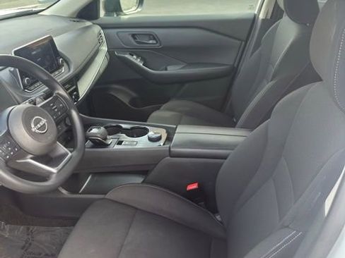 Used 2024 Nissan Rogue S image 16