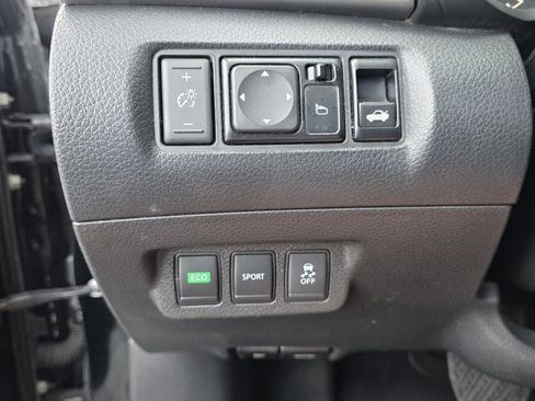 Used 2016 Nissan Sentra SV FWD image 17