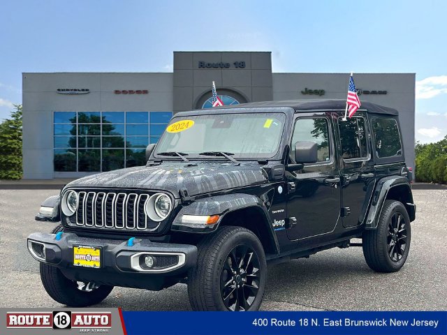 Used 2024 Jeep Wrangler Unlimited Sahara AWD/4WD image 2