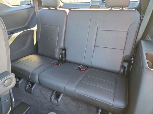 Used 2023 Chevrolet Traverse Premier w/ Redline Edition image 16