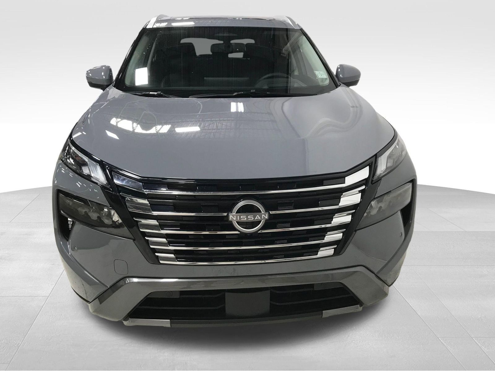 Used 2025 Nissan Rogue SL w/ Tech Package AWD/4WD image 2