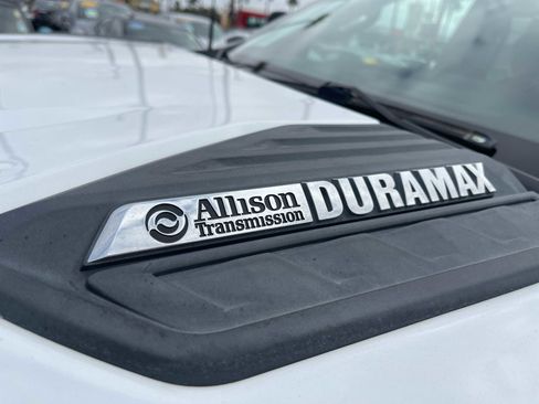 Used 2022 Chevrolet Silverado 3500 LT w/ Convenience Package image 9