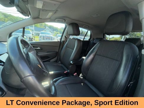 Used 2022 Chevrolet Trax LT w/ Sport Edition AWD/4WD image 13