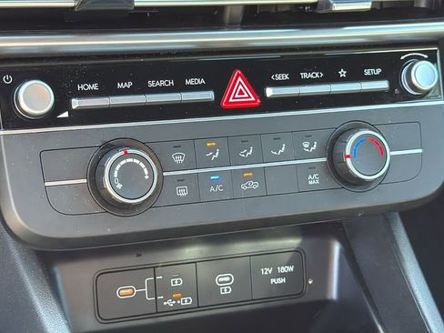 Used 2025 Hyundai Santa Cruz SE image 18