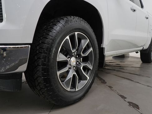 Used 2023 Chevrolet Silverado 1500 LT w/ Z71 Off-Road Package image 26