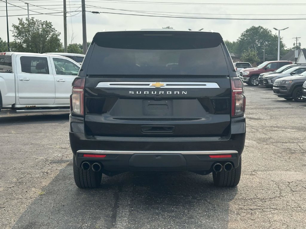 Used 2023 Chevrolet Suburban High Country w/ Premium Package 2 AWD/4WD image 5