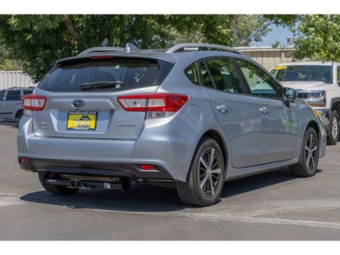 Used 2019 Subaru Impreza 2.0i Premium image 3