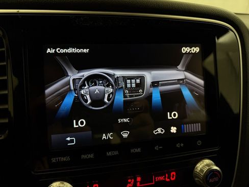 Used 2020 Mitsubishi Outlander SEL image 18