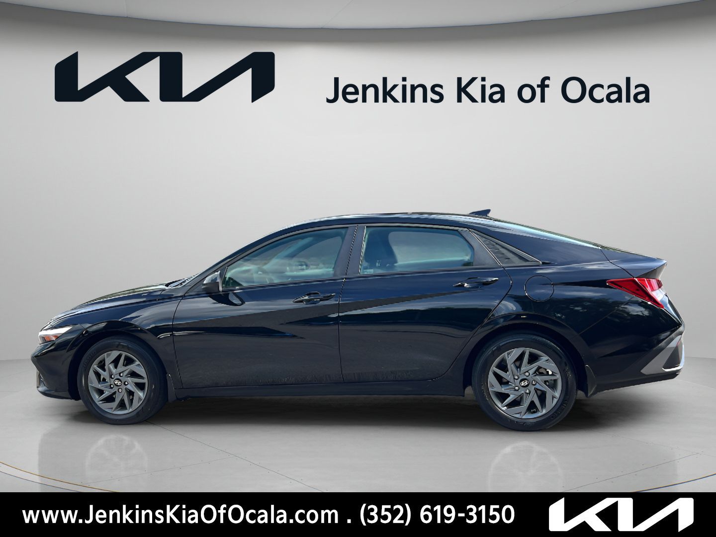 Used 2024 Hyundai Elantra SEL FWD image 6