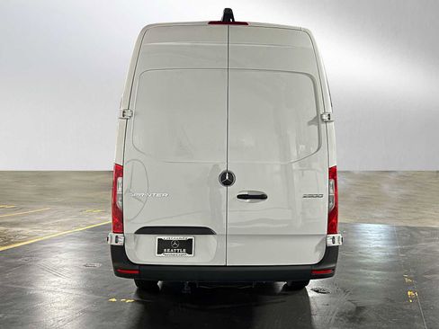 Used 2025 Mercedes-Benz Sprinter 2500 image 4