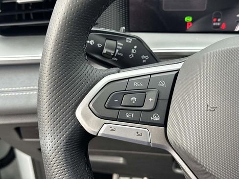 New 2026 Volkswagen Tiguan SE R-Line FWD image 19