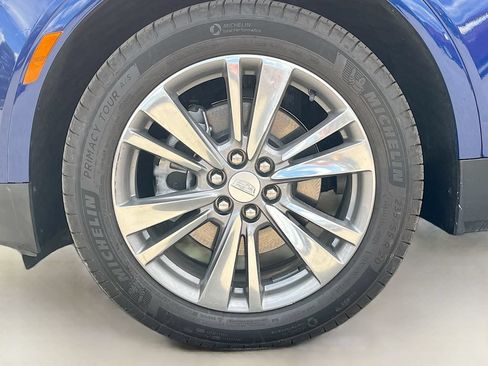 Used 2025 Cadillac XT5 Premium Luxury w/ Technology Package AWD/4WD image 33